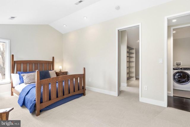 10519 ZION DR, Fairfax, VA 22032