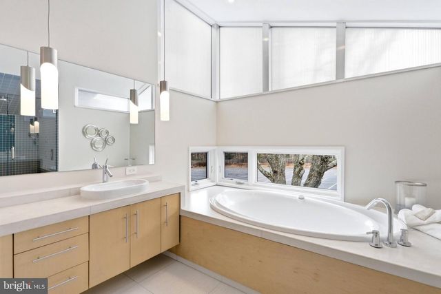 10519 ZION DR, Fairfax, VA 22032