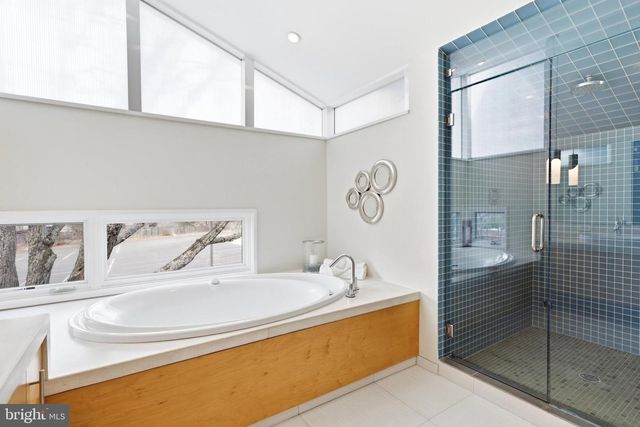 10519 ZION DR, Fairfax, VA 22032