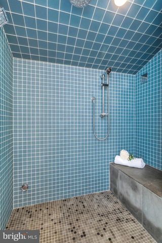 10519 ZION DR, Fairfax, VA 22032