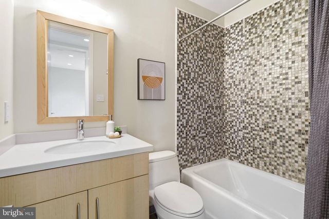 10519 ZION DR, Fairfax, VA 22032