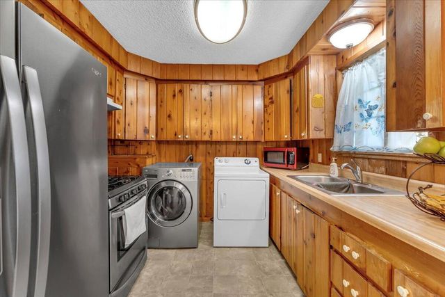 1481 Diamond Street, Anderson, CA 96007