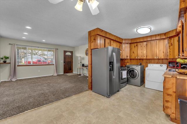 1481 Diamond Street, Anderson, CA 96007