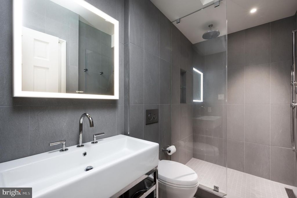 4814 KEMBLE PL NW, Washington, DC 20007