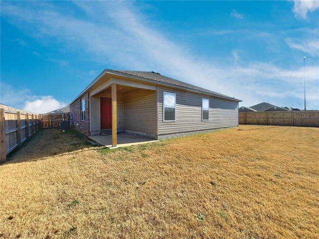 927 W Aiden Drive, Siloam Springs, AR 72761