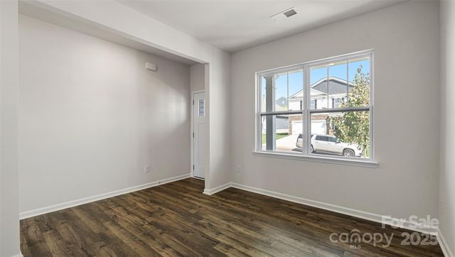 576 Country Oak Drive, Asheville, NC 28804