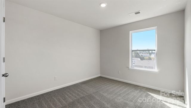 576 Country Oak Drive, Asheville, NC 28804