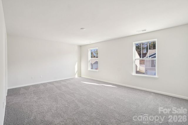 576 Country Oak Drive, Asheville, NC 28804