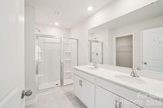 576 Country Oak Drive, Asheville, NC 28804