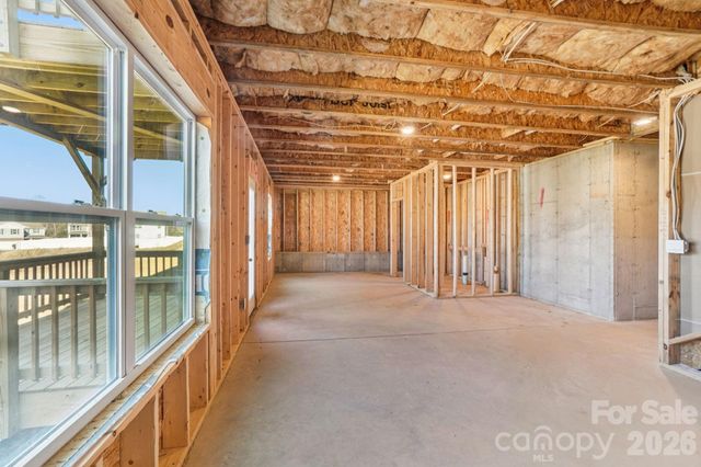 576 Country Oak Drive, Asheville, NC 28804