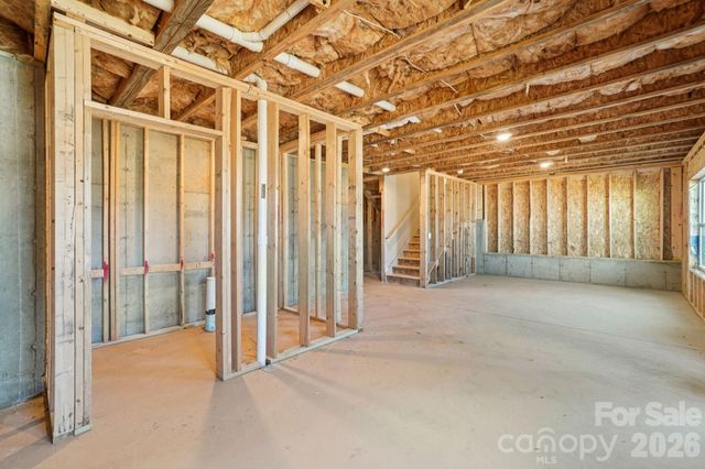 576 Country Oak Drive, Asheville, NC 28804