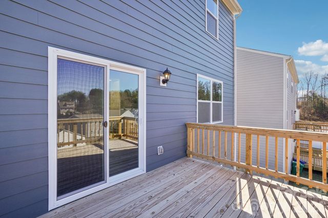 576 Country Oak Drive, Asheville, NC 28804