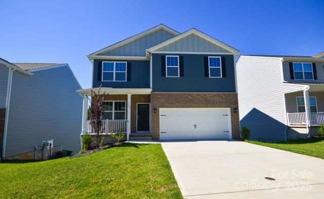 576 Country Oak Drive, Asheville, NC 28804