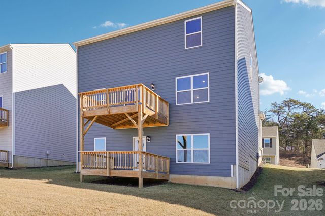 576 Country Oak Drive, Asheville, NC 28804