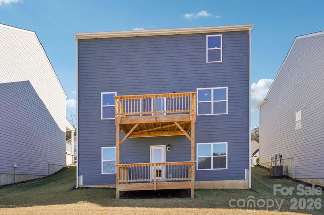 576 Country Oak Drive, Asheville, NC 28804