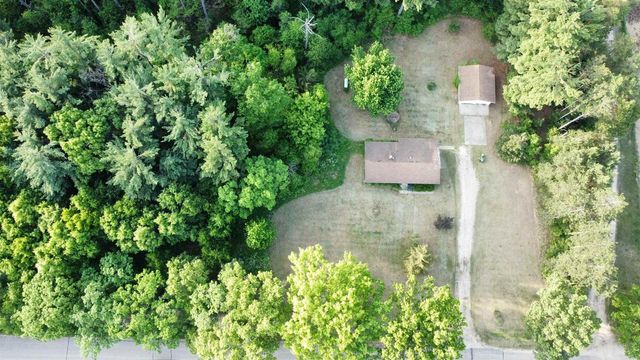 W13940 Beechnut Avenue, Hancock, WI 54943