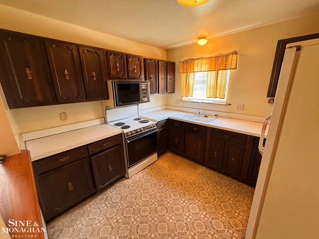 6655 Lee Crest Drive, West Bloomfield Twp, MI 48322