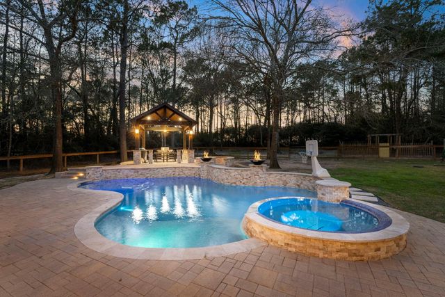 4046 Highland Pass, Montgomery, TX 77316