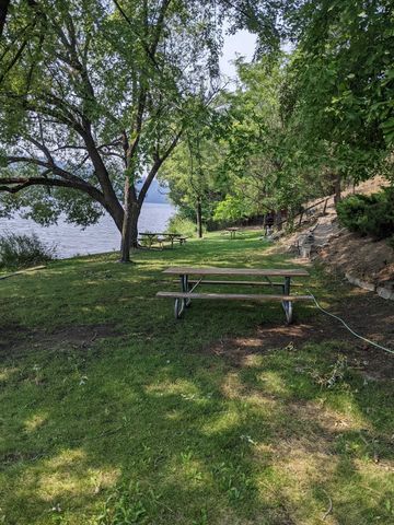 204 Lemon Ln, Nine Mile Falls, WA 99026