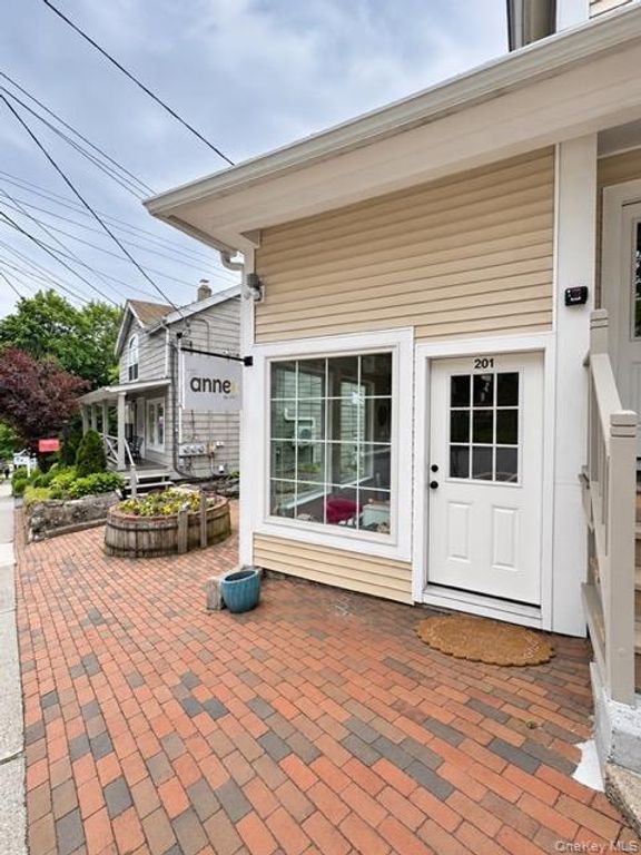 201 King Street, Chappaqua, NY 10514 — exterior