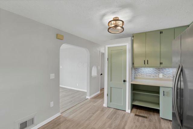 1023 Glenmore Avenue, Newark, OH 43055