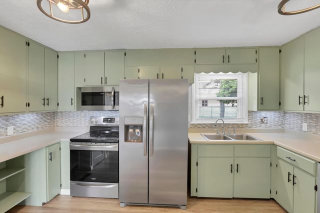 1023 Glenmore Avenue, Newark, OH 43055