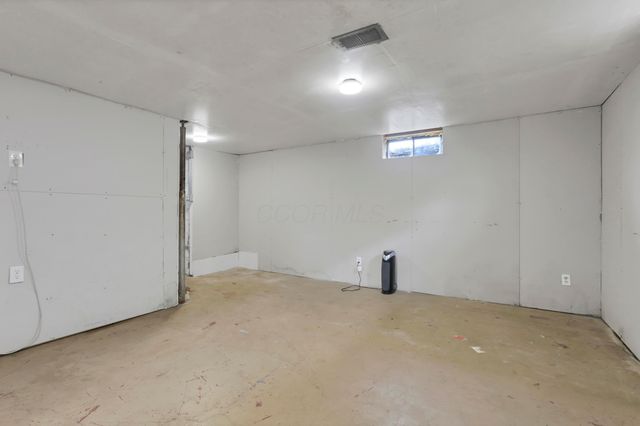 1023 Glenmore Avenue, Newark, OH 43055