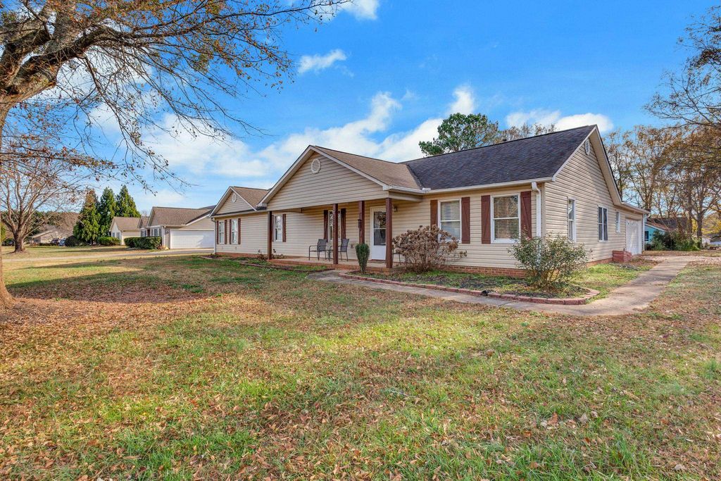 1185 Holly Springs Road, Lyman, SC 29365