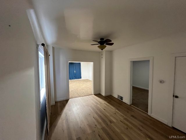 206 N 21st Street, Escanaba, MI 49829