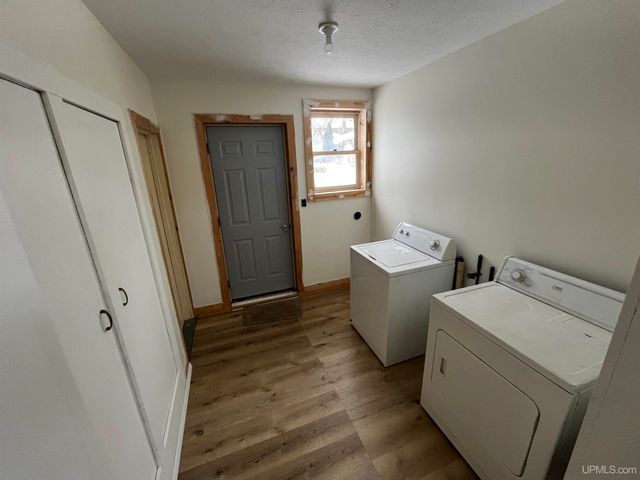 206 N 21st Street, Escanaba, MI 49829