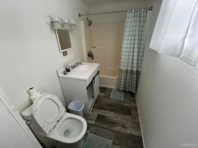 206 N 21st Street, Escanaba, MI 49829