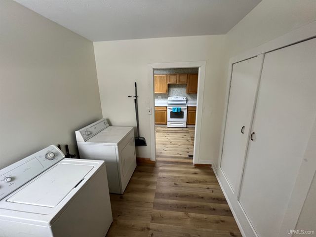 206 N 21st Street, Escanaba, MI 49829