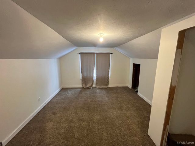 206 N 21st Street, Escanaba, MI 49829