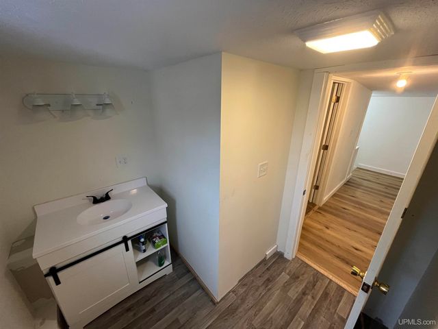 206 N 21st Street, Escanaba, MI 49829