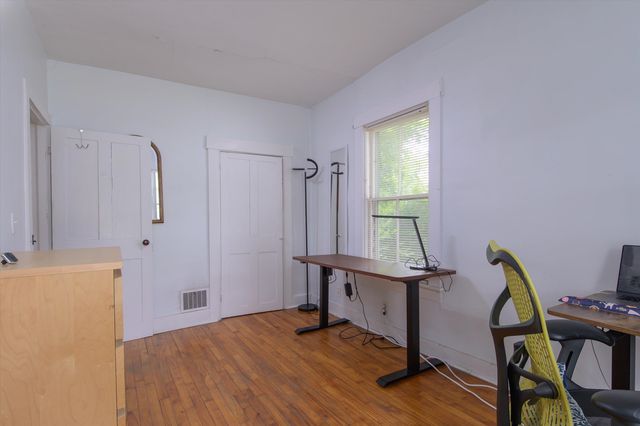 81 Main Street, Chester, VT 05143