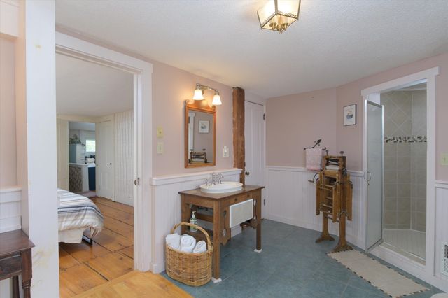 81 Main Street, Chester, VT 05143