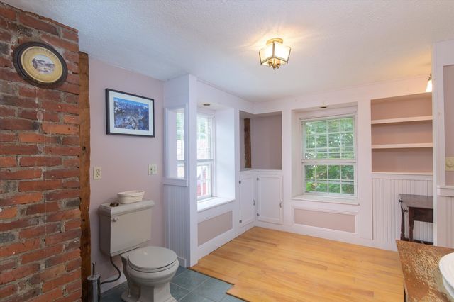 81 Main Street, Chester, VT 05143