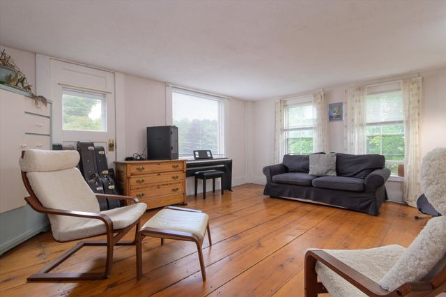 81 Main Street, Chester, VT 05143