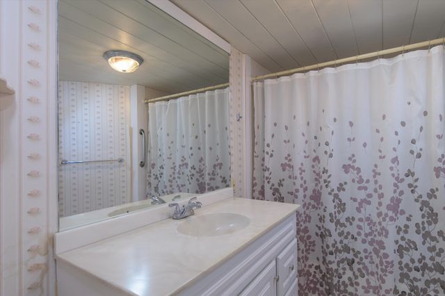 81 Main Street, Chester, VT 05143