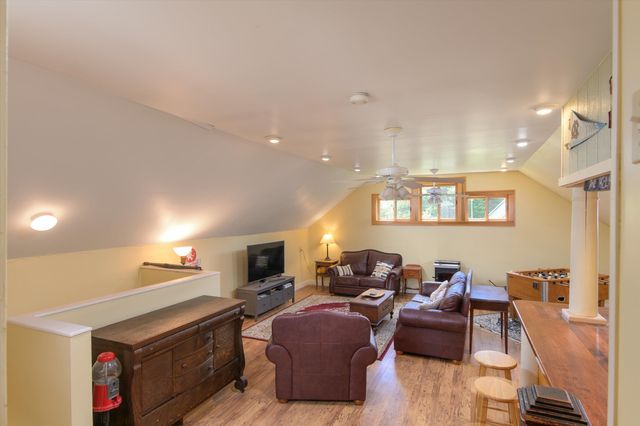 81 Main Street, Chester, VT 05143