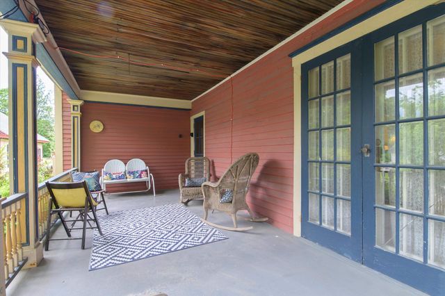 81 Main Street, Chester, VT 05143