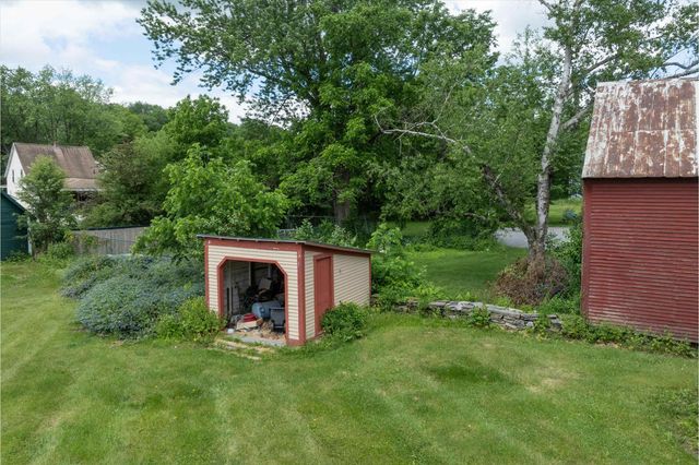 81 Main Street, Chester, VT 05143