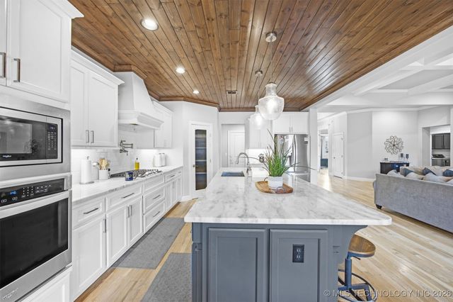 1506 Wildwood Drive, Claremore, OK 74017