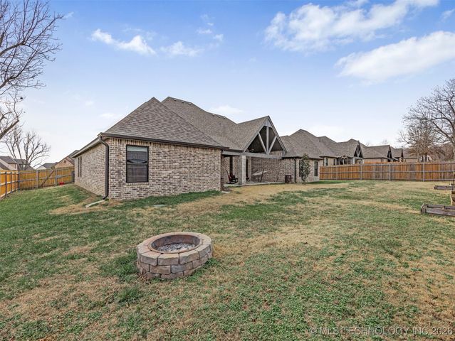 1506 Wildwood Drive, Claremore, OK 74017
