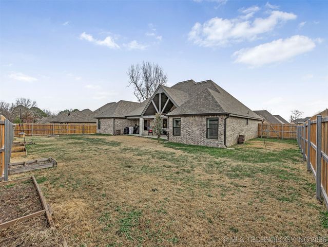 1506 Wildwood Drive, Claremore, OK 74017