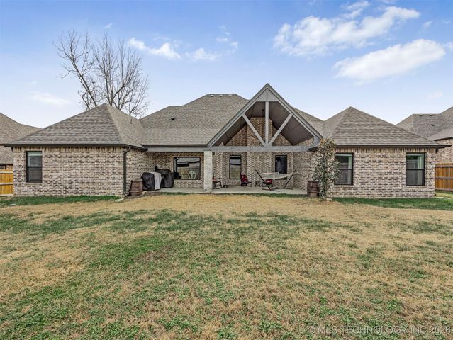 1506 Wildwood Drive, Claremore, OK 74017