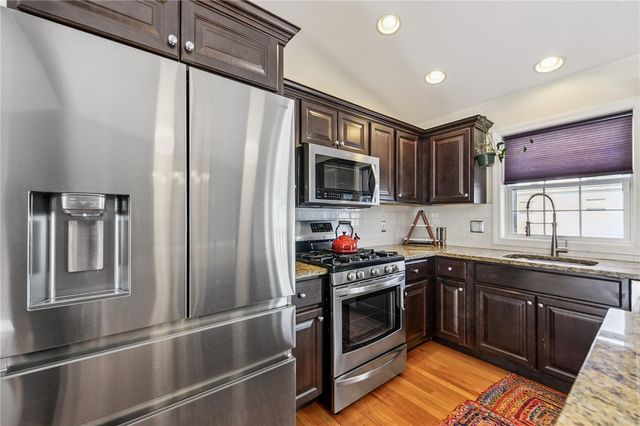 55 Dixie Avenue, Warwick, RI 02889