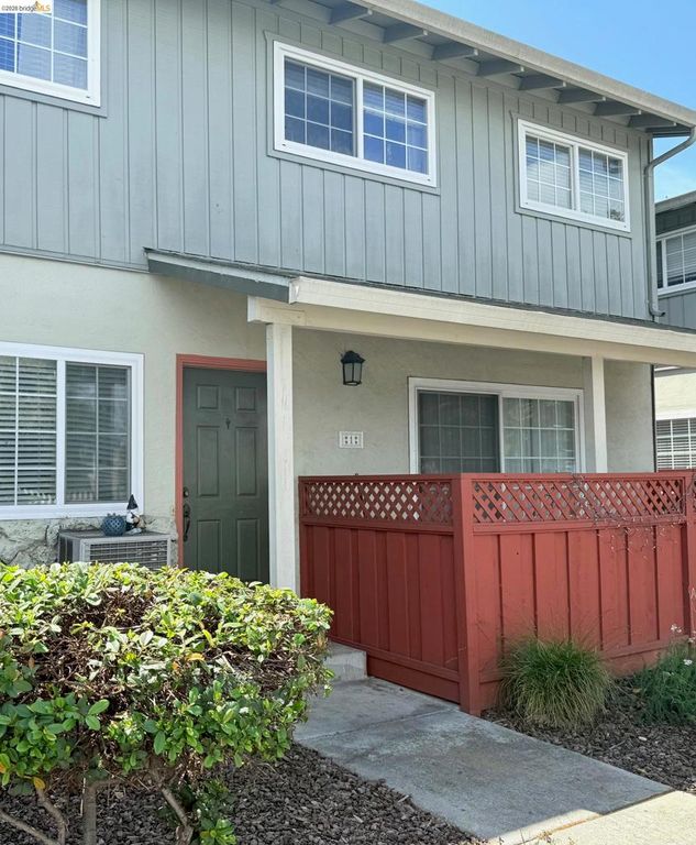 Image 1 of property listing at 650 Fargo Ave 1, San Leandro, CA 94579