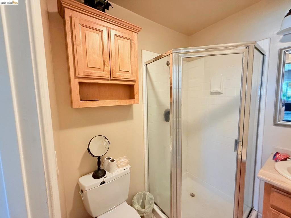 Image 11 of property listing at 650 Fargo Ave 1, San Leandro, CA 94579