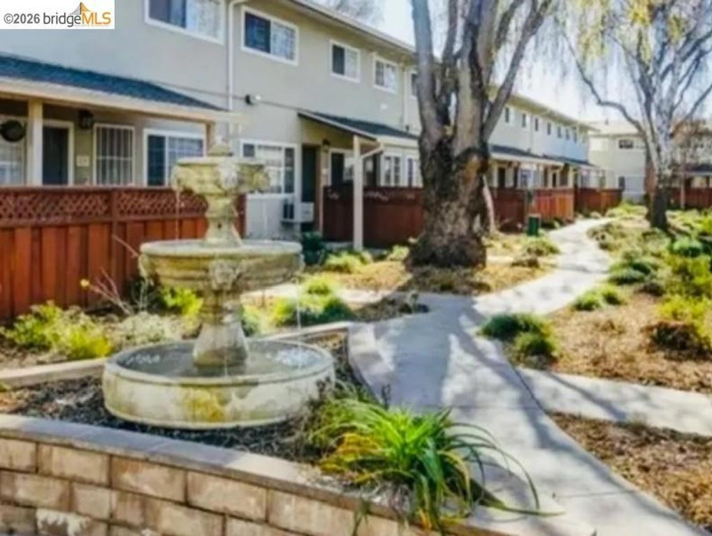 Image 19 of property listing at 650 Fargo Ave 1, San Leandro, CA 94579